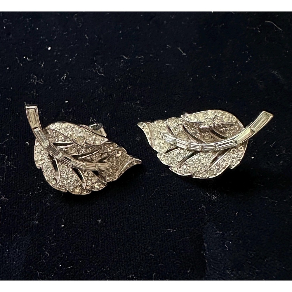 Vintage Trifari Leaf Clip On Earrings Pave' Rhinestones Silver